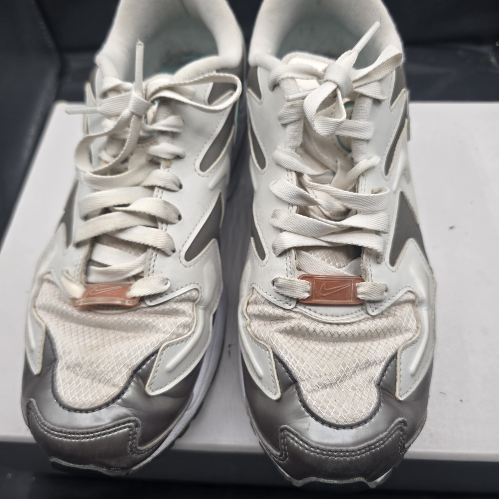 Nike White and Silver Athletic‎ Shoes